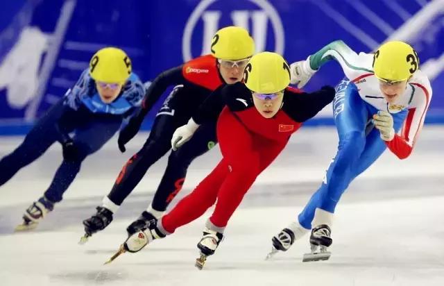 去不了远方就在家门口玩,去不了就在家门口滑冰