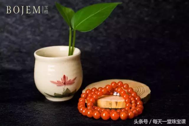 本命年戴哪些珠宝要提前准备，等鸡年来了就来不及了！