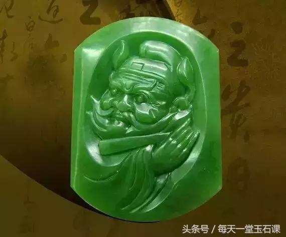 玉器手工雕刻和机器雕刻,机器雕刻玉器痕迹放大图