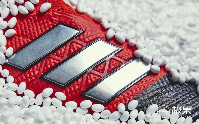 阿迪爆米花boost缓震,阿迪达斯boost鞋缓震吗