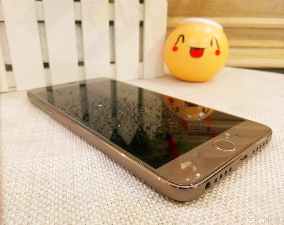 锤子m1是双扬声器吗,锤子m1刚出时多少钱