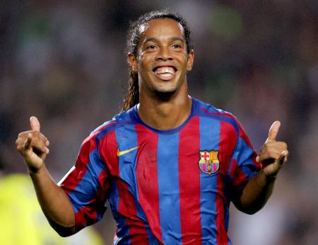 绿茵场动作视频,绿茵场上的庆祝桑巴舞蹈