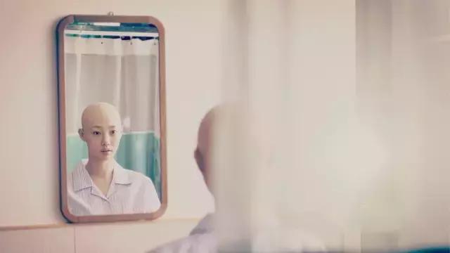 从罗一笑事件来看，白血病为何能导致头发*光脱**