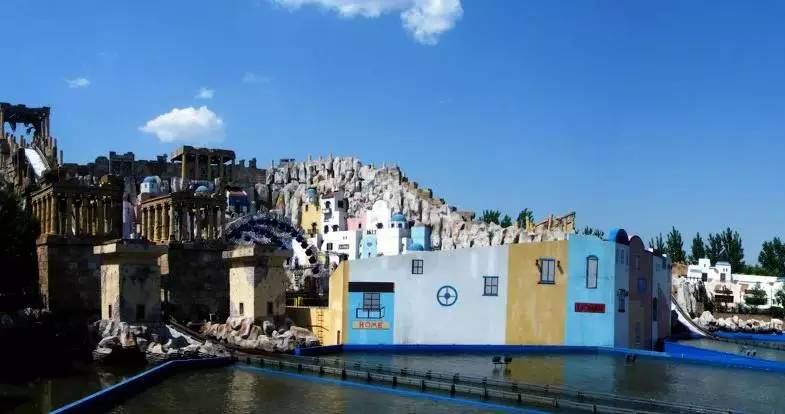 像孩子去游乐园一样开心,像个孩子去旅游