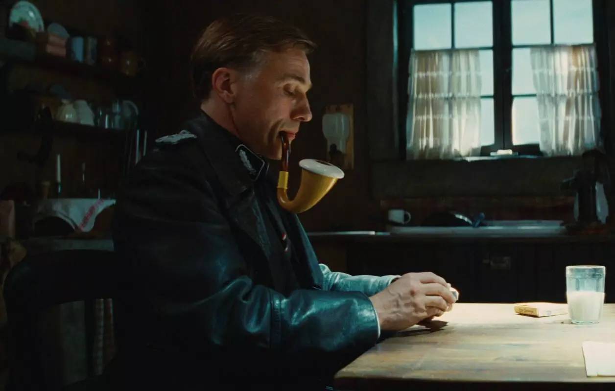 抽烟没格调、雪茄太做作,为什么不试下烟斗