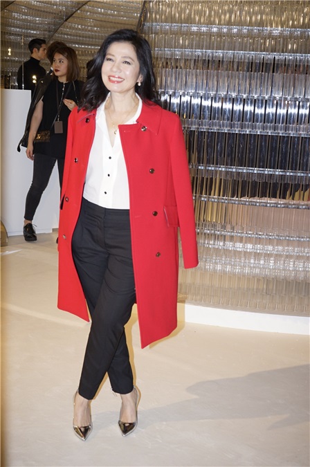 〈Yes香港现场〉林嘉欣喜爱自己买包称：更有满足感