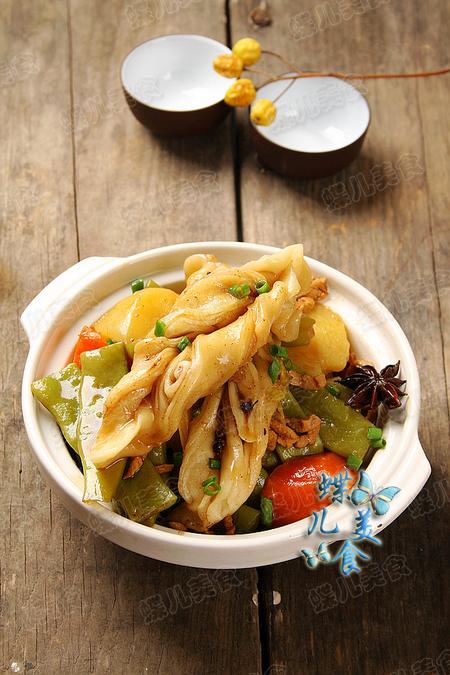 粘卷子焖豆角的做法视频,东北豆角焖卷子教程