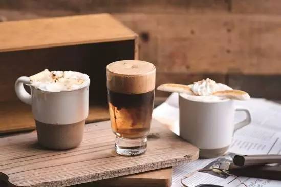 拔草！隐藏在新天地的防空洞酒吧、冠军面包舖、李宗盛阿信的咖啡厅！一天绝不够！