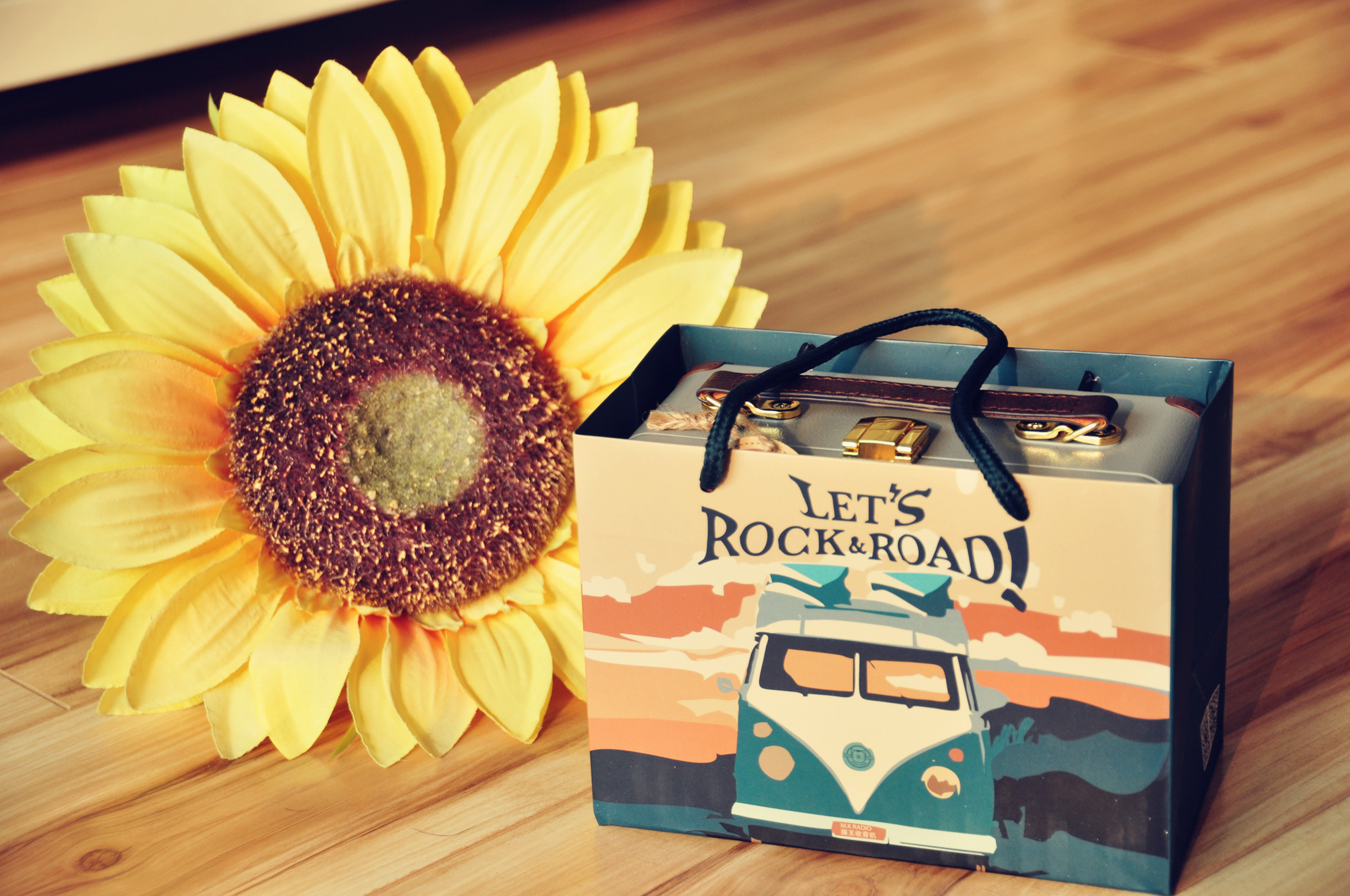 嬉皮范儿下的精致声音——猫王小王子OTR收音机体验