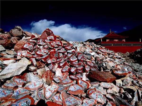 这些旅游纪念品，再心动也不要带回家！尤其是最后一个！