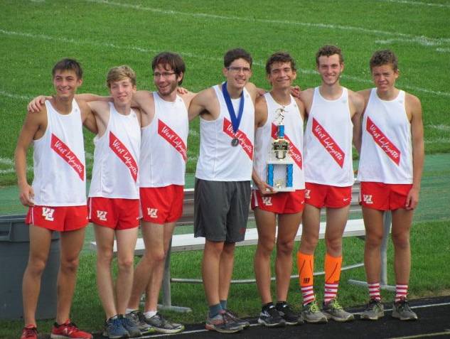 他肥胖被同学嘲笑和欺凌，通过跑步完成逆袭，5公里跑15分钟