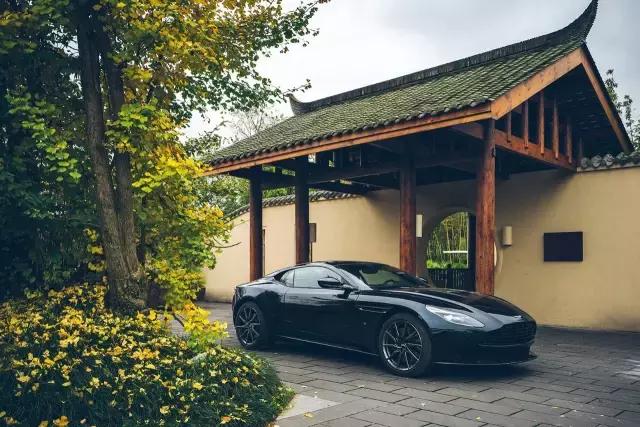 阿斯顿db11试驾,2022阿斯顿马丁db11敞篷版试驾