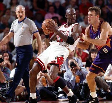 三角进攻的理解方法,揭秘三角进攻