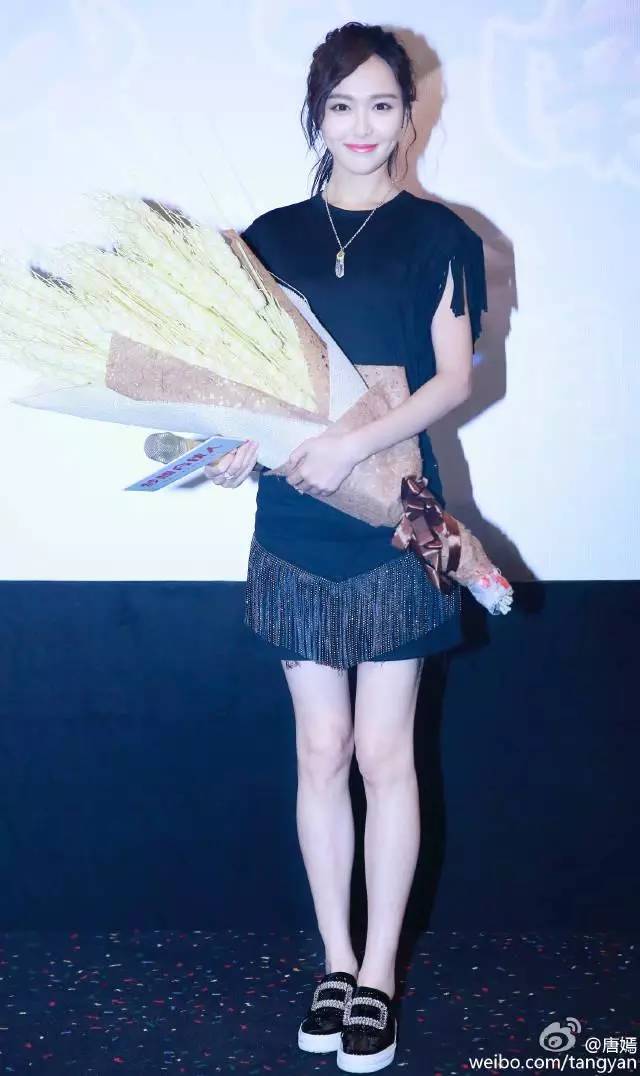 杨幂凌晨为baby送生日祝福,杨幂给唐嫣送祝福