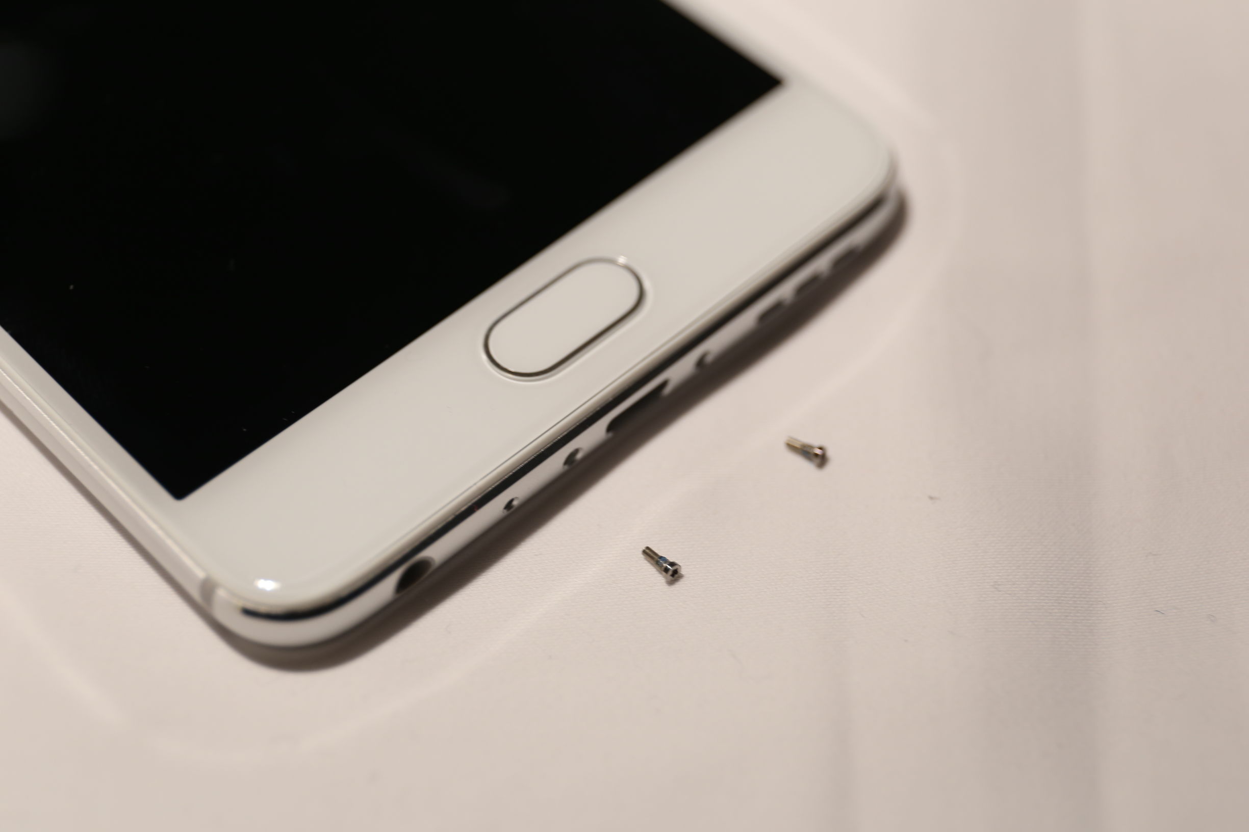 魅蓝note5拆后盖图解,魅蓝note5拆解视频教程