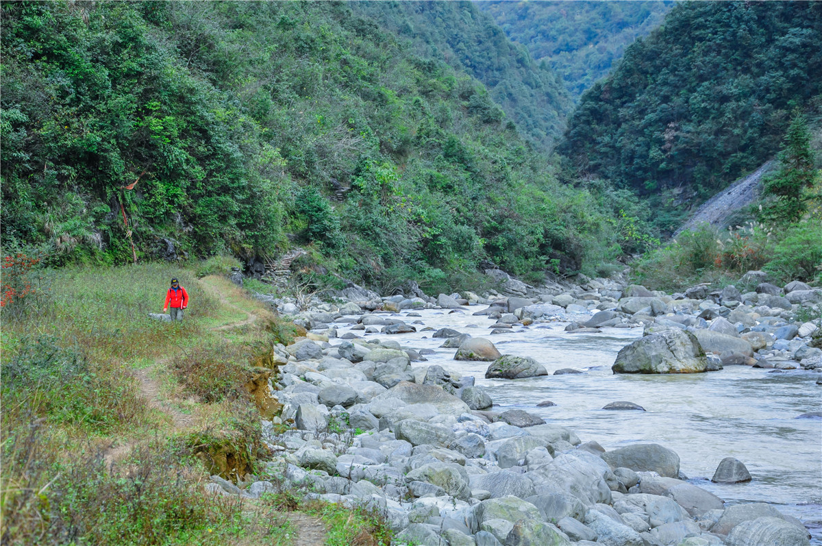 侠之梦受邀参与恩施坪坝营线路测试，冬季溯溪，冰冷刺骨，第一天
