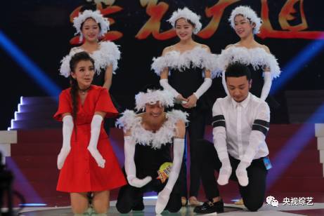 朱迅一个月工资多少,采访朱迅的视频