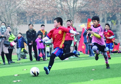 武汉硚口区校园足球联赛,校园足球取得特色成果