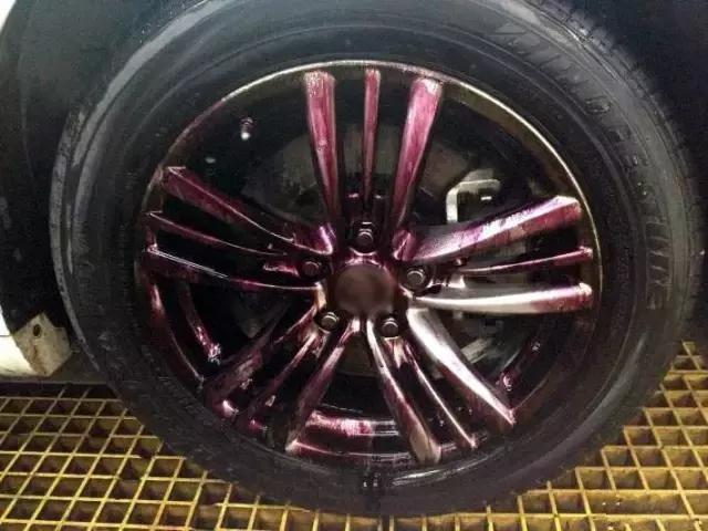 黑色轮毂污渍怎么去除,清洗轮圈最好的方法