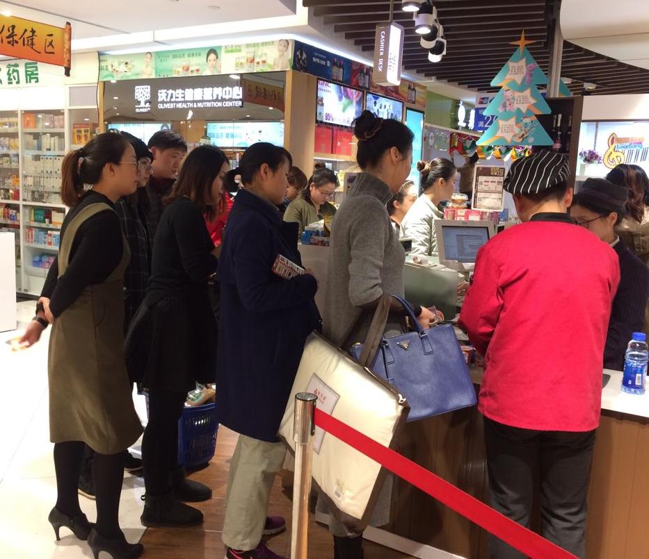 新世界国贸8年不打烊，突破极限对垒电商