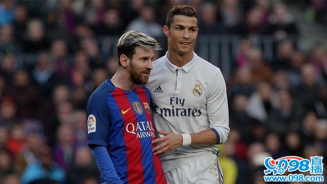 梅西评价c罗哈维,梅西和c罗擦肩而过瞬间