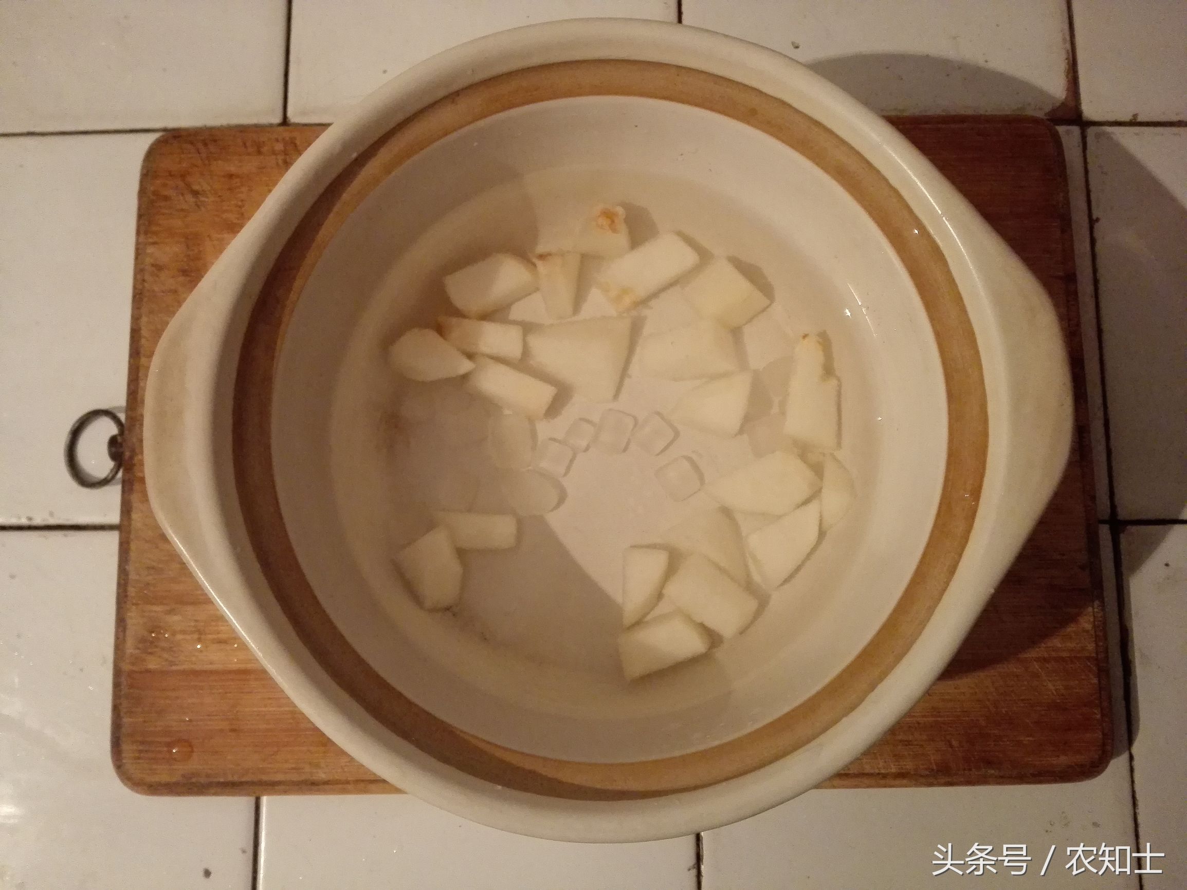 贝母冰糖蒸雪梨怎么做治咳嗽,冰糖雪梨水治咳嗽的做法