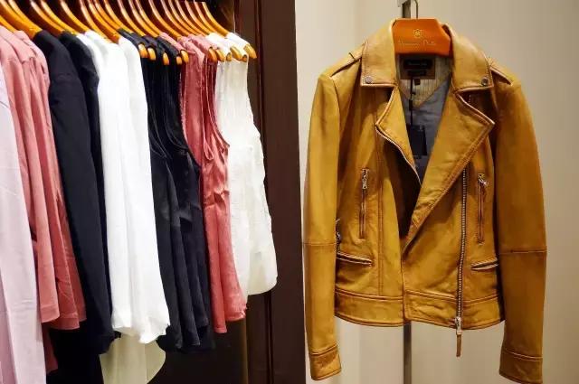 它帮你集齐快消品牌，一伙打折让你365天穿衣不重样