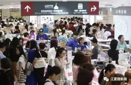 醉汉找口吃大爷指挥倒车，结果……