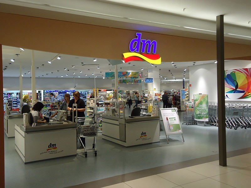 价格比代购还美好,这家只有28件单品的德国“万宁”要火!