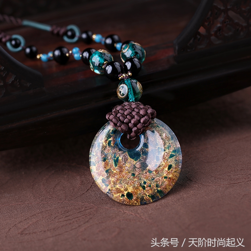 寒冷的冬季怎么能缺少美美的毛衣,冬天怎么能少了一件毛衣呢