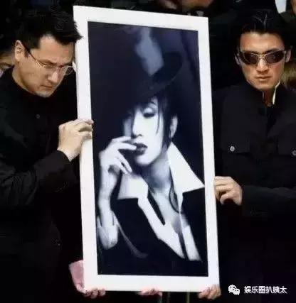 梅艳芳被母亲毁掉的一生,梅艳芳的母亲一个月领多少钱