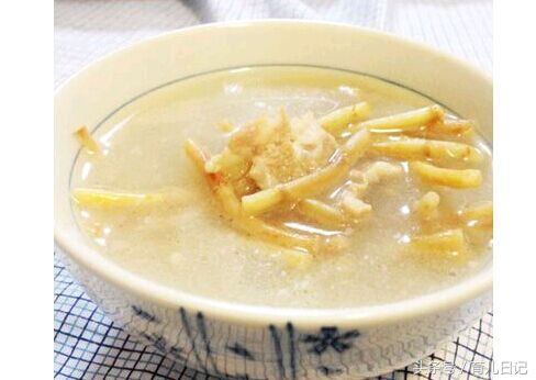 喉咙痛咳嗽喝什么汤水,夜咳嗽吃什么汤水