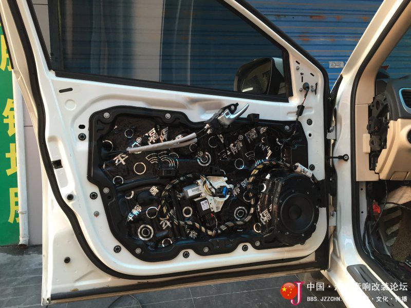 宜昌极品音改菲亚特无损改装以色列摩雷听宝音响