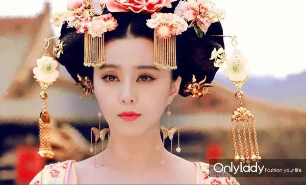 唐嫣口红色蓝调正红,唐嫣推荐的口红