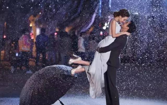 辣妹和你逛奥莱——2016辣妹车友会奥莱圣诞欢乐趴