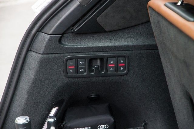 奥迪q7科技版平行进口,奥迪q72014款40tfsi运动型