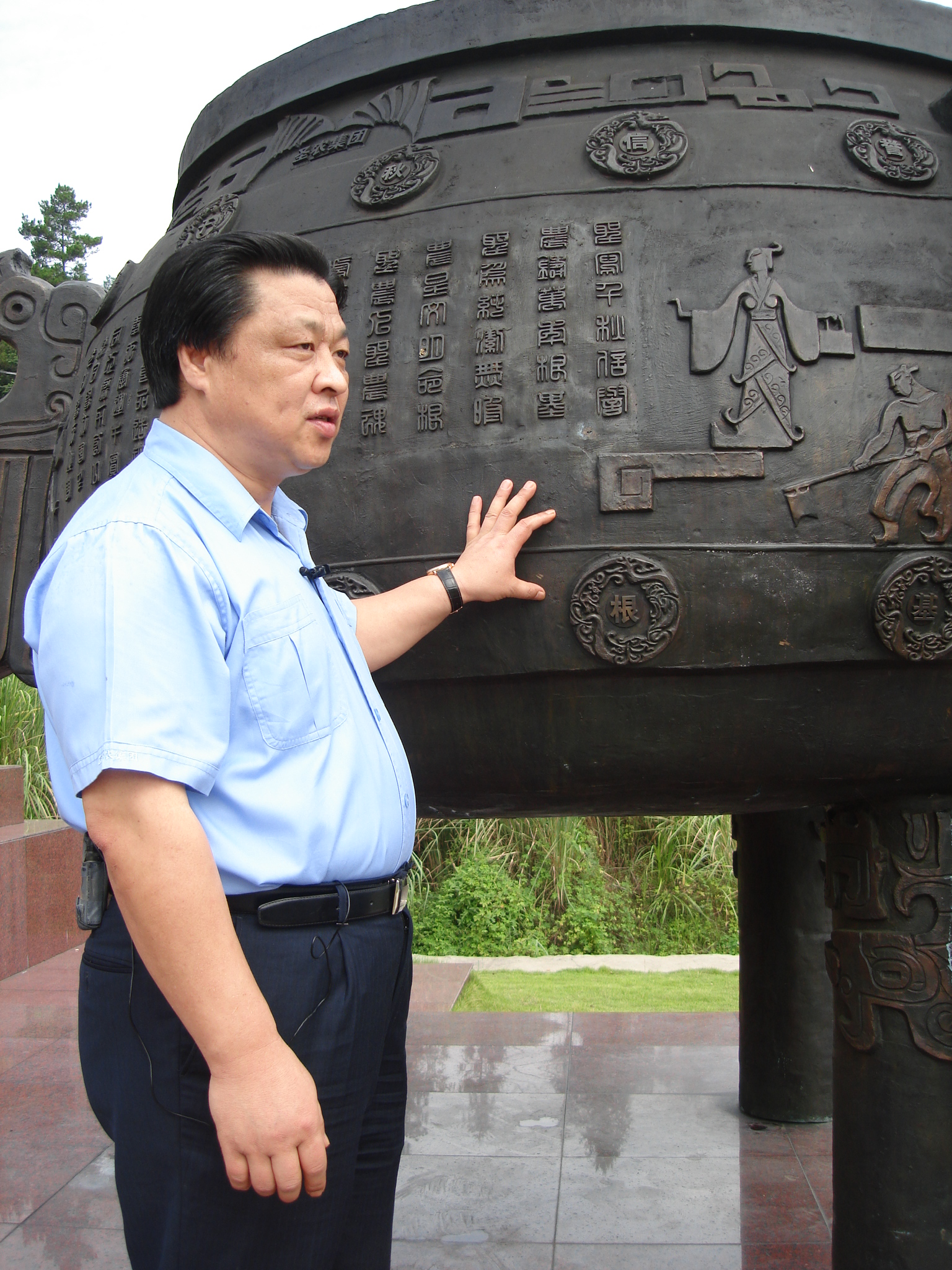 商海竞潮闽江秀一腔热血报桑梓