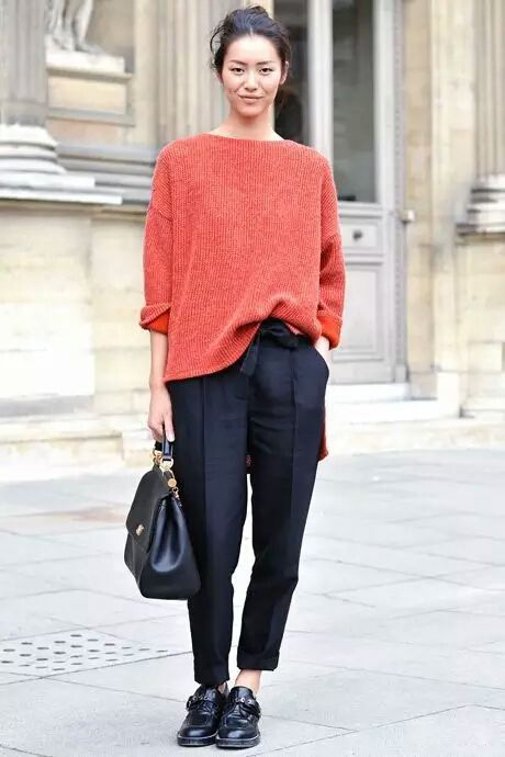 直筒小脚裤穿搭街拍,尖头鞋小脚裤穿搭街拍