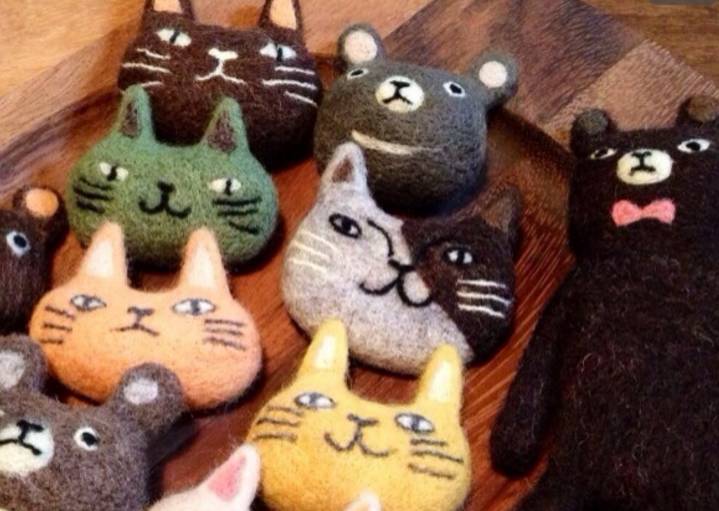 驼色大衣戴胸针,黑色大衣适合戴的胸针