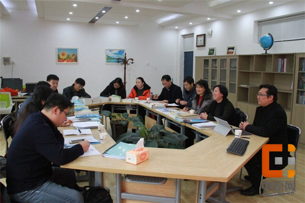 郑州31中举行“贾惠芬校长工作室”2016年度工作研讨座谈会