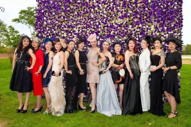 礼帽闪耀云南赛马场，打造中国新贵优雅形像