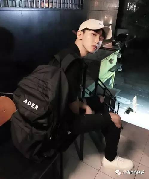 韩国肌肉男模日常穿搭 (韩国男模穿衣风格)