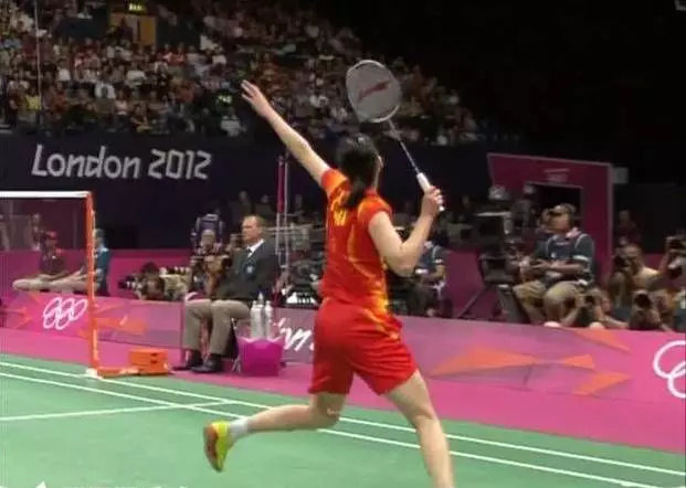 如何一个人练习高远球,如何打出好高远球