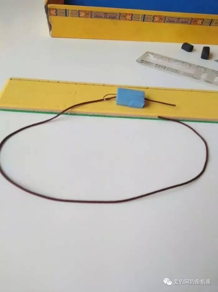怎么利用蝴蝶夹绑鱼钩视频,用橡皮绑鱼钩教学视频