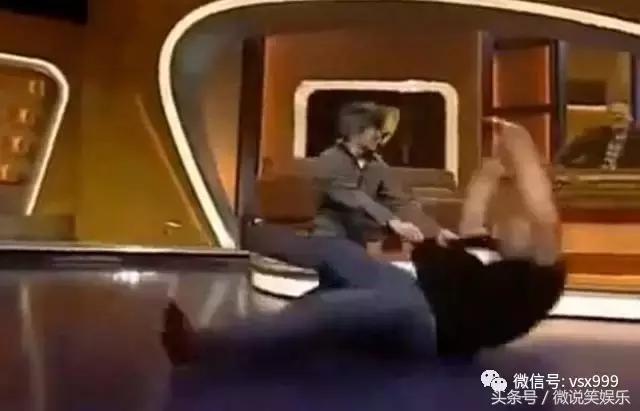 李小龙和周星驰的师傅,周星驰李小龙动作对比喜剧之王