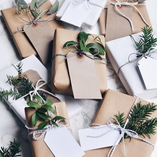 送女朋友的生日礼物礼盒里放什么,生日礼物男生实用高级感包装