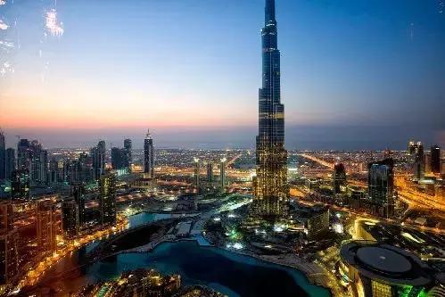 迪拜王子开车去沙漠越野,沙漠越野迪拜沙漠汽车赛