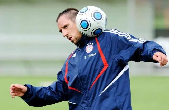 足球踢球规则及注意事项,足球科普课程