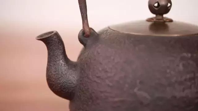 学会这几招，你也能挑选一把称心如意的铁壶