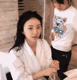 景甜化妆品知乎,景甜全套的高档护肤品